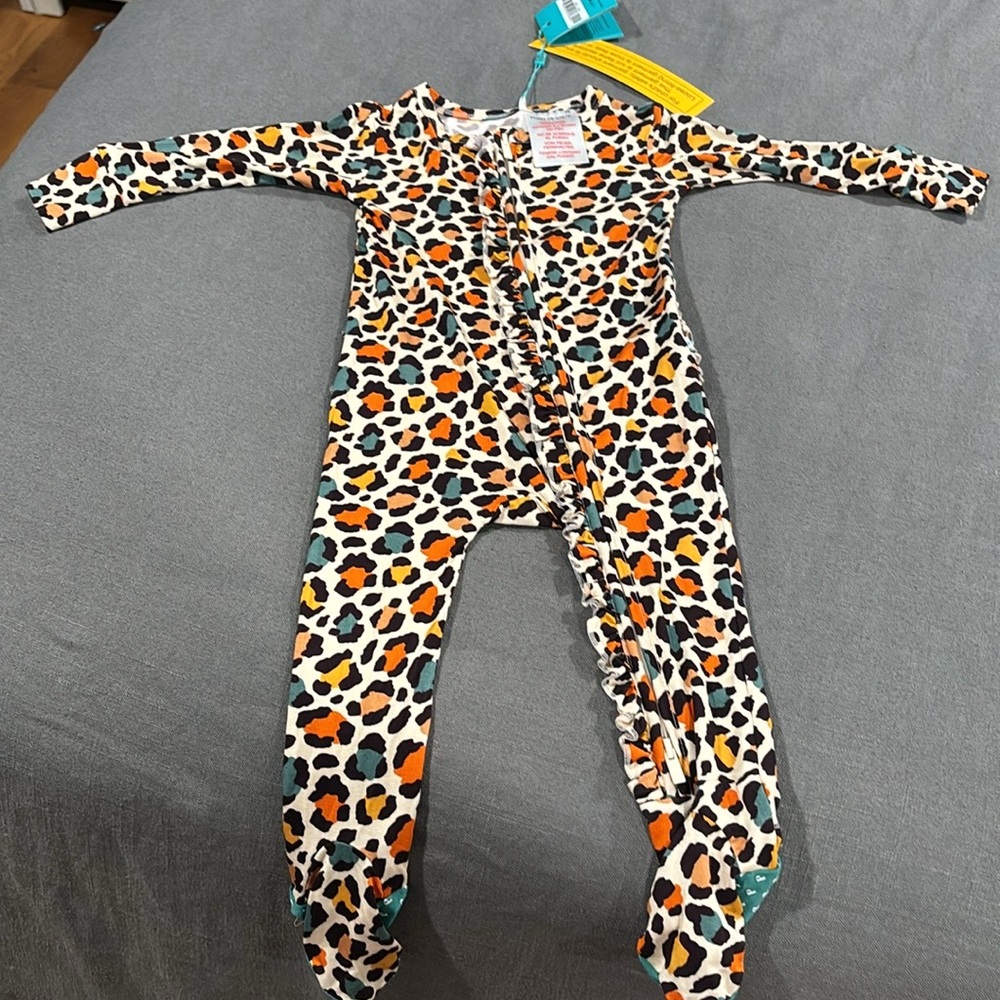 New with tags posh peanut footie